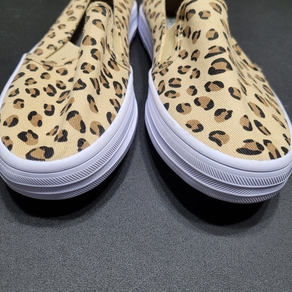Canvas Casuals Leopard Print Slip On Casual Shoes Size Large 8-9 Women's - Picture 3 of 6